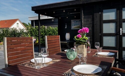 Horizon 78 Luxuriöses Ferienhaus in der Nähe von Renesse und Strand