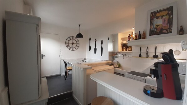 Private kitchen - Maison 2 Personnes Avec Garage Terrasse 5 Minutes Tour Magne/proche Centre Ville (Nîmes)