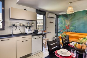 Dining - ♡♡ Ti case a moin ♡♡ Cosy and quiet appartment by the sea - Clim, Wifi, Parking (Saint-Pierre)