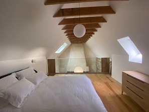 Design-Ferienhaus, eigenes Bad, Gartenblick (Gwer Penty) | Innenbereich