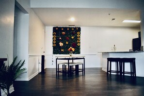 Interior - ⭐️ THE RETREAT FLOWER TREE 2.0 (SELFIE-STATION) (Spring)