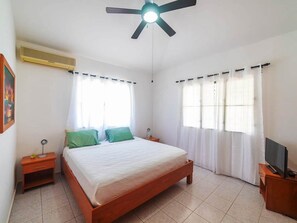 2 bedrooms, free WiFi, bed sheets, wheelchair access