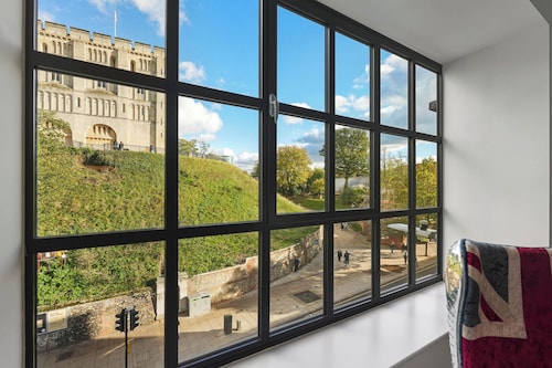 Furnished Modern Flat Overlooking Norwich Castle
