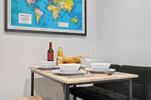 تناول الطعام