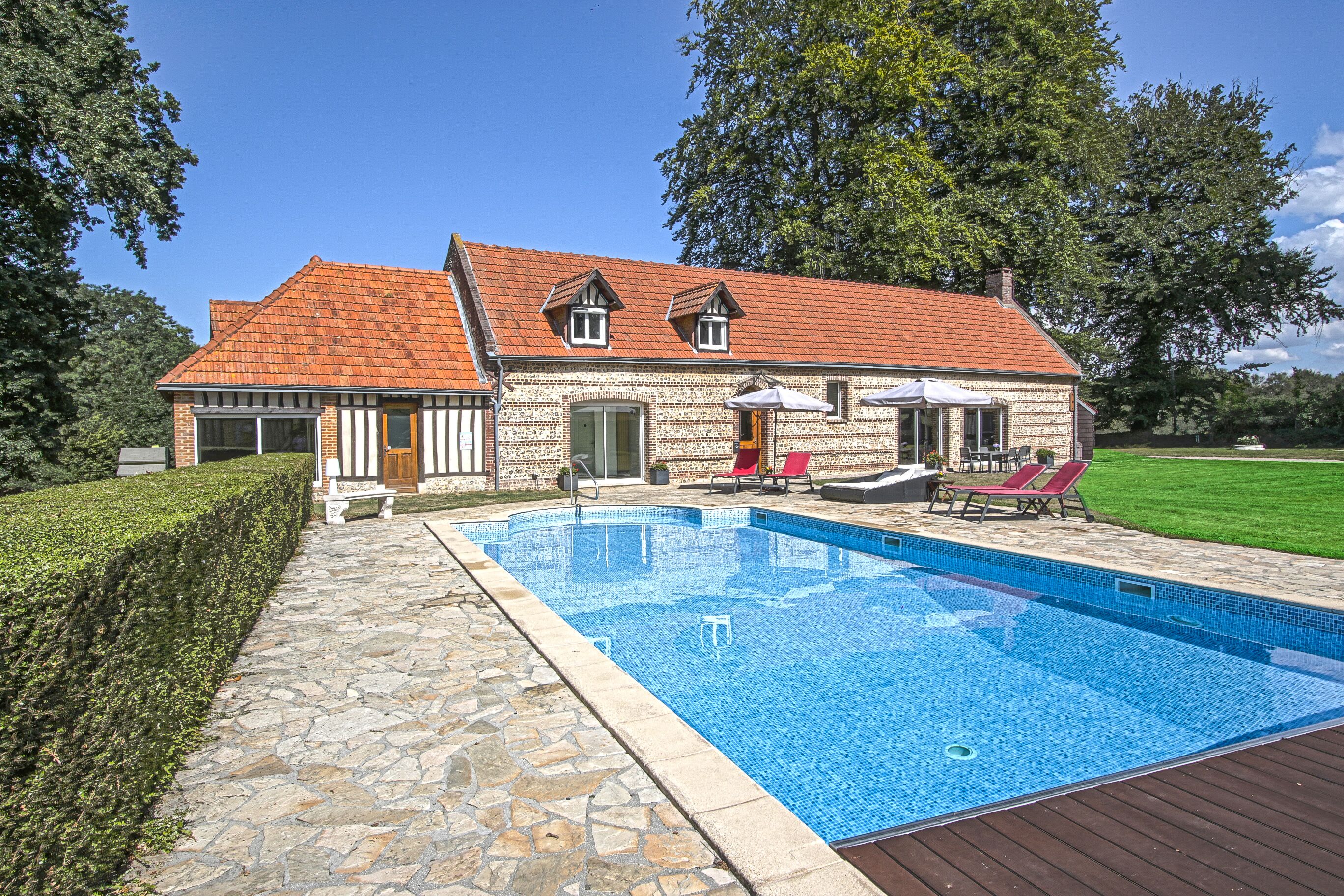 Seasonal outdoor pool