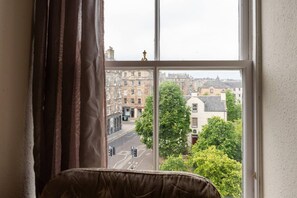 Basic Apartment, 2 Double Beds | 2 bedrooms, bed sheets - Cosy 2 Bedroom in Edinburgh Old Town (Edinburgh)