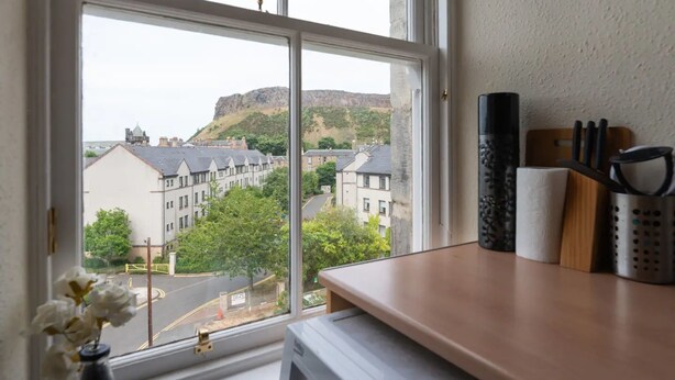 Unclassified image, 1 of 18, button - Cosy 2 Bedroom in Edinburgh Old Town (Edinburgh)