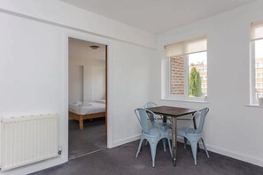 Basic Apartment, 1 Double Bed | Living room - Cosy 1 Bedroom Apartment in Earlsfield, SW London (London)