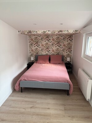 3 habitaciones, cuna de viaje, wifi gratis y ropa de cama