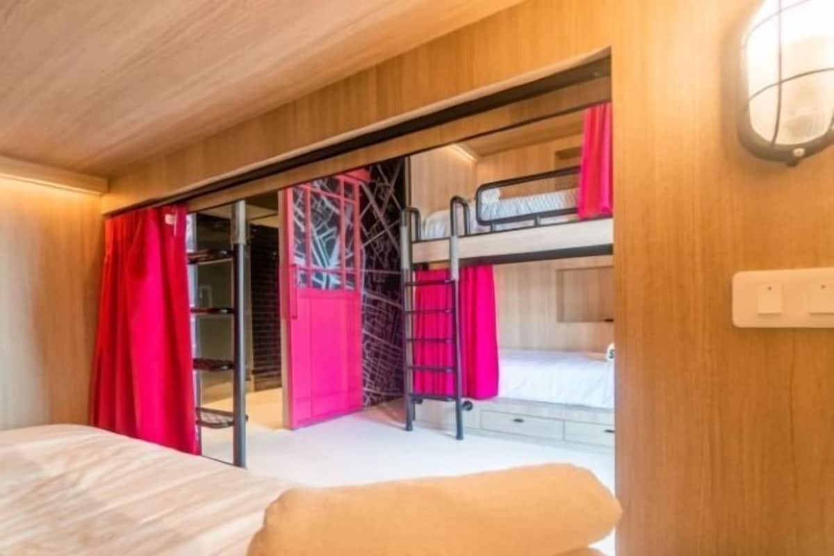 Caja de seguridad en la habitación y decoración personalizada
