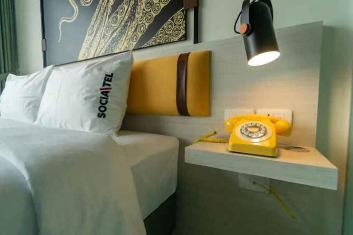 Caja de seguridad en la habitación y decoración personalizada