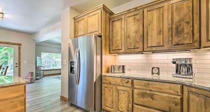 1 Mi to Downtown Loveland: Cozy Getaway!