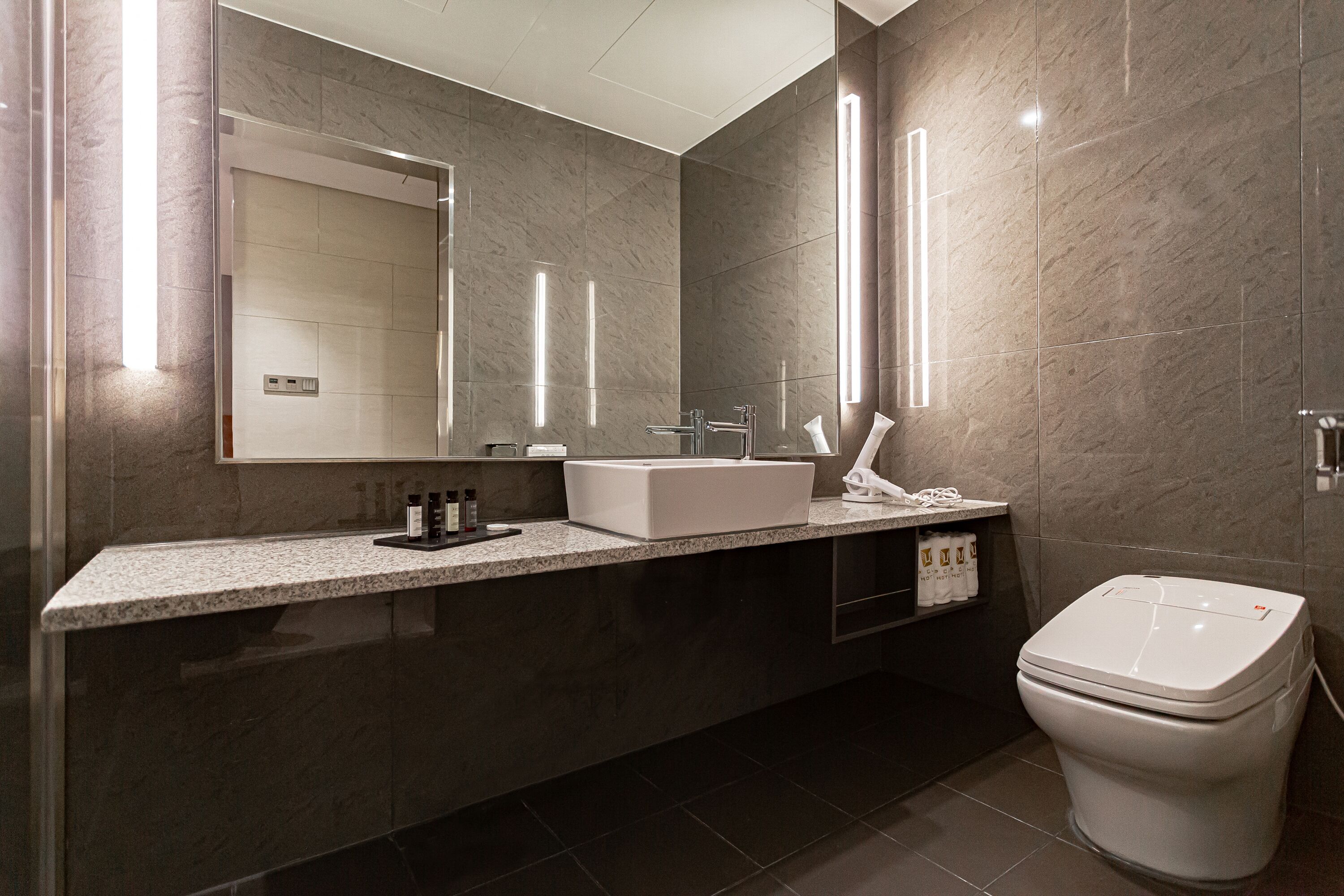 Superior Double Room | Bathroom
