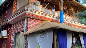 Deluxe Studio Suite | Individually furnished, free WiFi
