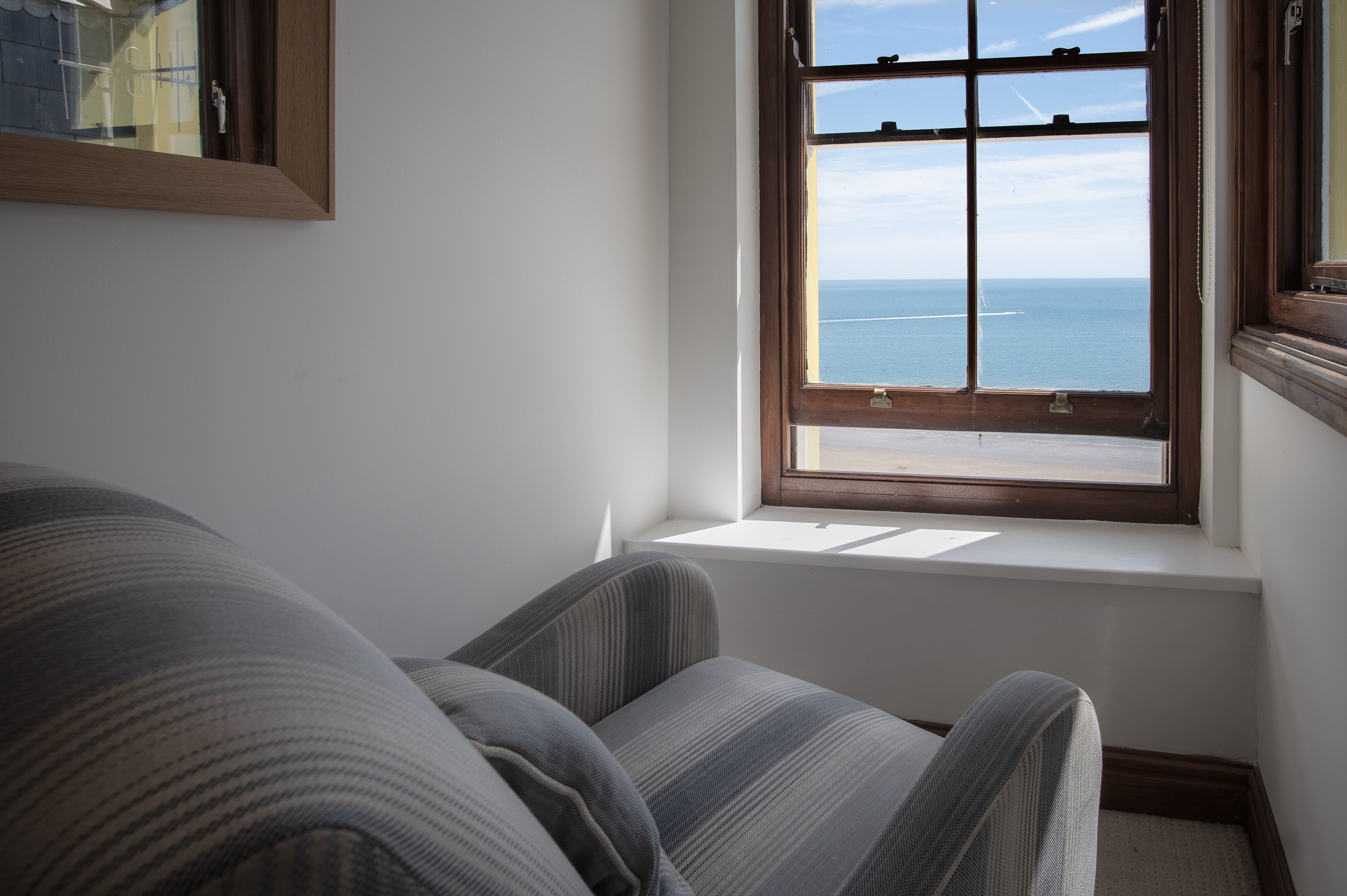 Apartment (1 Bedroom) | Living area | 32-inch Smart TV with cable channels, TV