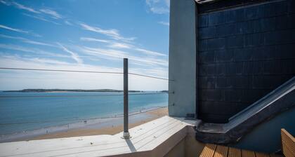 The Nest - 1 Bedroom Apartment - Tenby