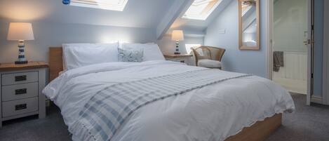 Căn hộ (1 Bedroom) | 1 phòng ngủ, bàn ủi/dụng cụ ủi quần áo