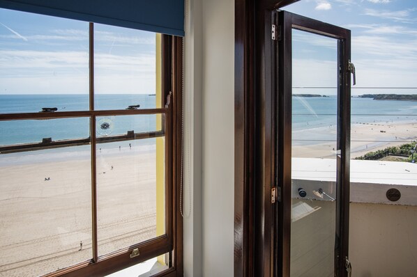 Apartment (1 Bedroom) | Ausblick vom Zimmer