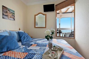 1 bedroom, iron/ironing board, free WiFi, bed sheets - Vacation Home 'Marazul' with Sea View, Balcony & Wi-Fi (Tacoronte)