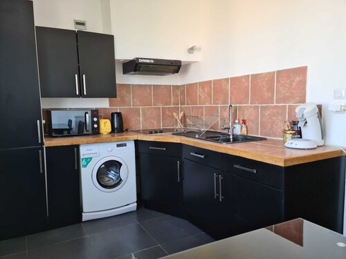 Valencia apartment near major schools