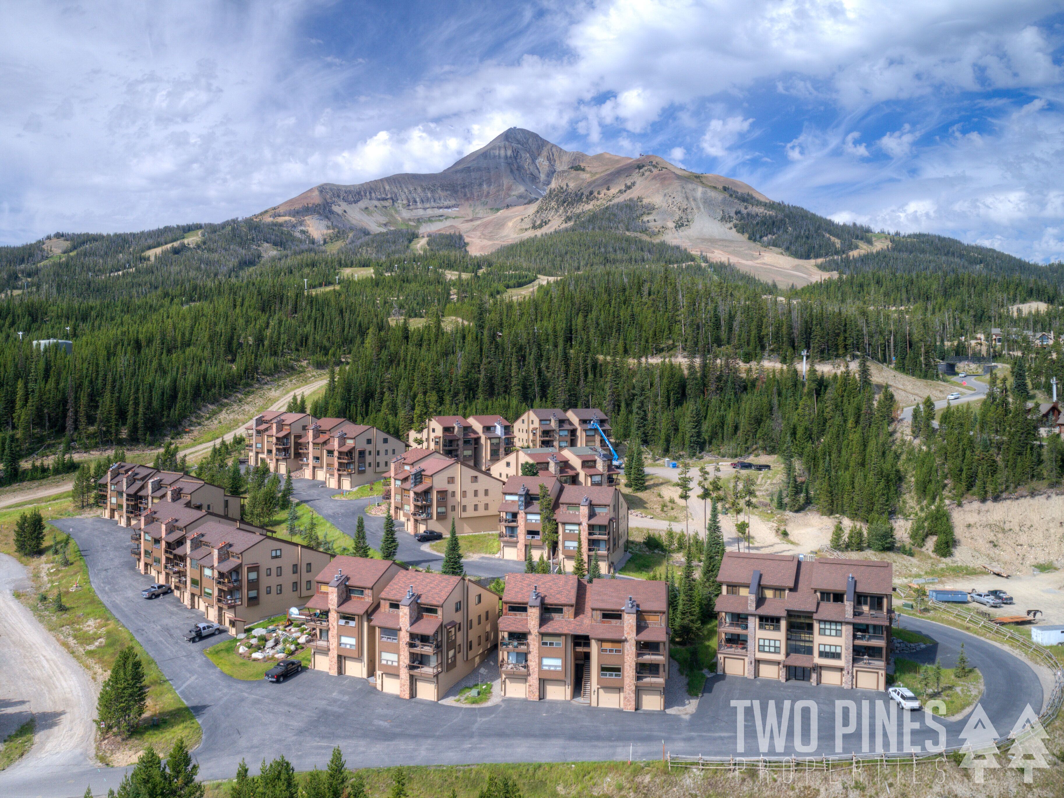 Beaverhead Home | Walking Distance to the Resort
