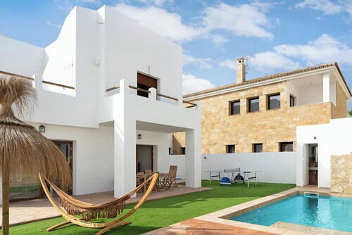 'Villa Tahona' cerca de la playa con piscina y Wi-Fi