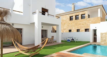 'Villa Tahona' close to the Beach with Pool & Wi-Fi