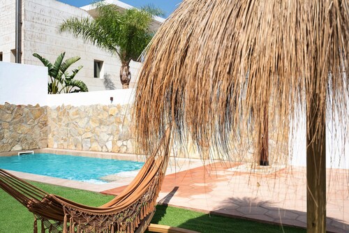'Villa Tahona' close to the Beach with Pool & Wi-Fi