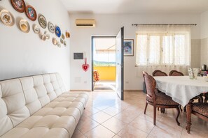 TV - Holiday Home 'Domus Luna' with Lake View, Terrace & A/C (Giba)