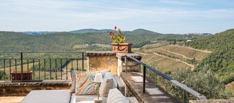 "Villa Erbolino" with Private Garden, Outdoor Stone Tub, and Wi-Fi