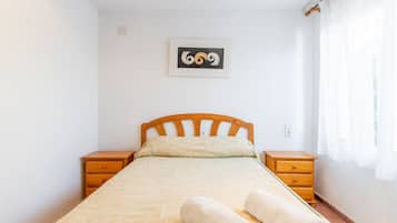 3 chambres, fer et planche à repasser, Wi-Fi gratuit, draps fournis