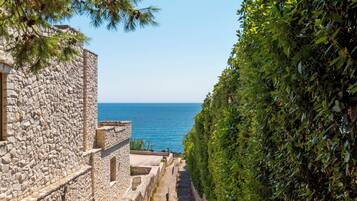 Enceinte de lâhĂ©bergement