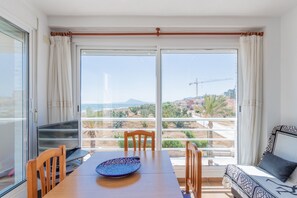 Interior - Beach Apartment with Sea Views, Terrace and Wi-Fi (Oliva)