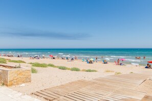 Beach nearby - Beach Apartment with Sea Views, Terrace and Wi-Fi (Oliva)