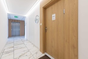 Interior - Stylish Apartment with Garden | Parking, Sauna, Gym (Kolobrzeg)