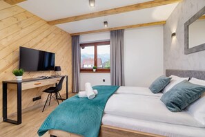 1 bedroom, iron/ironing board, WiFi, bed sheets - Atmospheric Apartment | Mountain View and Workspace (Zakopane)