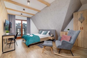 1 slaapkamer, een strijkplank/strijkijzer, wifi, beddengoed