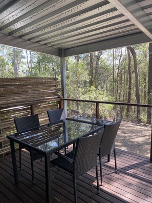 Outdoor dining - Garden Unit - Palmwoods Eco Escape (Palmwoods)