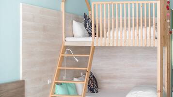 luxury apartment | WiFi (free), bed sheets