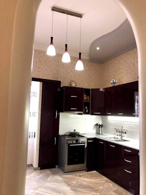 Fridge, dining tables - Family House - Apartment with garden and a fireplace (T'bilisi)