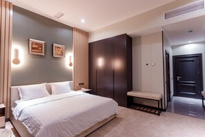 Dobbeltrom – familie | Minibar, skrivebord, wi-fi (inkludert) og sengetøy