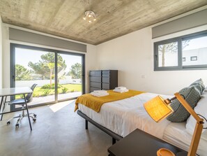 3 bedrooms, travel cot, WiFi, bed sheets - As Andorinhas - Walking distance to Monte Clerigo and Amoreira beaches (Aljezur)