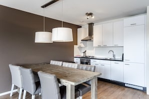Fridge, oven, dishwasher, coffee/tea maker - Spacious and luxurious apartment - Kaag Resort (31) (Warmond)