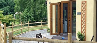 1 Bedroomed Detached Holiday Retreat Pant