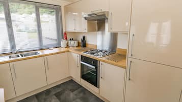 Fridge, dishwasher, electric kettle, toaster