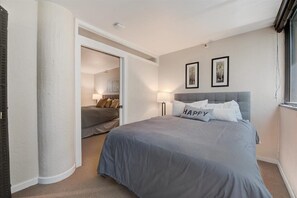 1 soverom, strykejern/-brett, reiseseng for barn og wi-fi (inkludert)