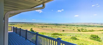 Sunny Big Timber Retreat w/ Spacious Deck!