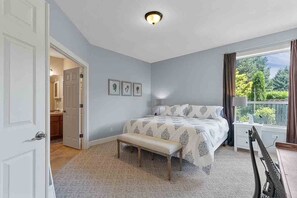 2 bedrooms, desk, iron/ironing board, free WiFi