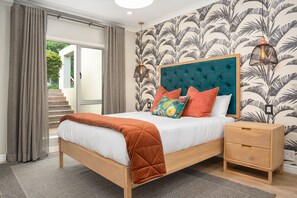 Luxury Apartment - Dolphin Beach E30 (Cape Town)