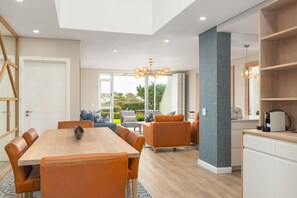 Interior - Dolphin Beach E30 (Cape Town)